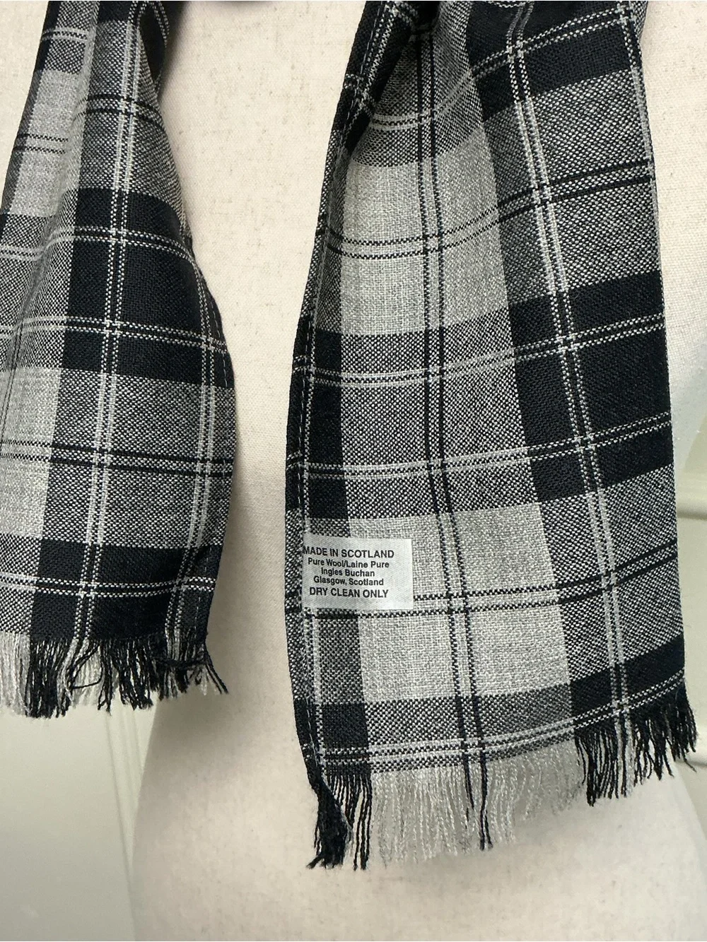 Ingles Buchan Pure Wool Men’s Scarf🧣Black Gray Plaid Classic Winter 54x10”